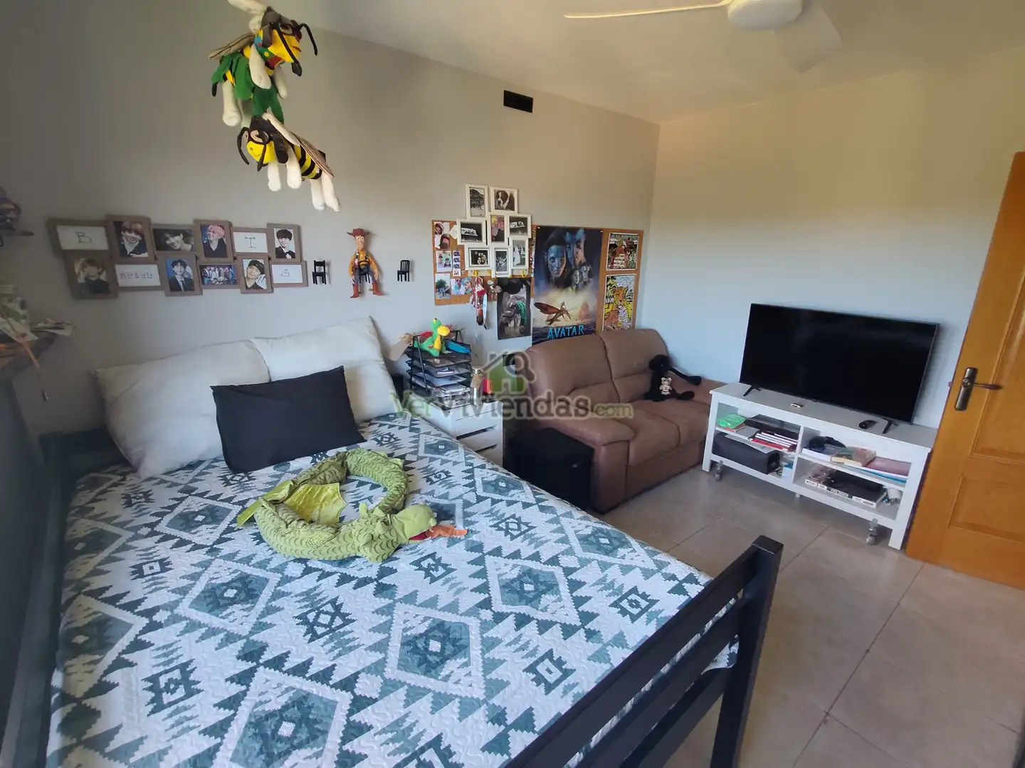 Sala d'estar de Casa o xalet en venda en Vallirana amb Calefacció, Jardí privat i Terrassa