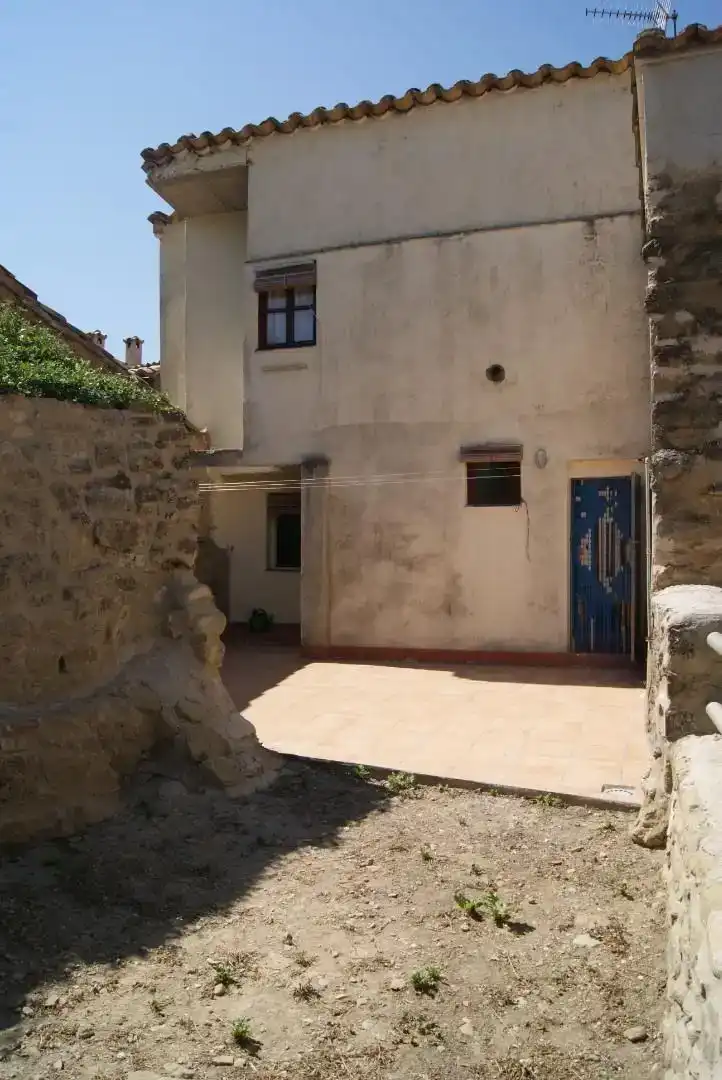 Außenansicht von Wohnung zum Verkauf in Biel mit Klimaanlage, Privatgarten und Abstellraum