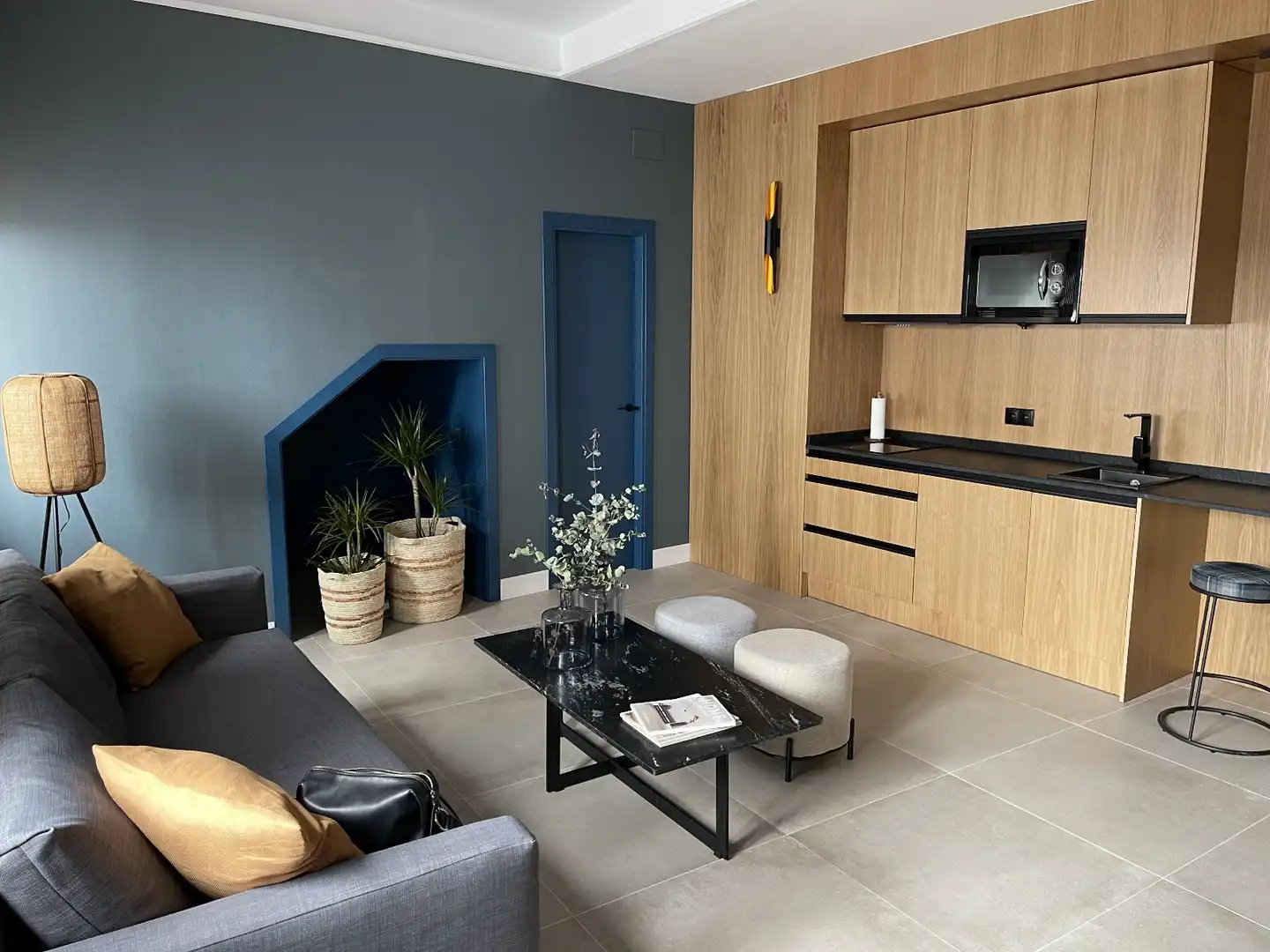 Sala de estar de Estudio de alquiler en Carmona con Aire acondicionado, Amueblado y Microondas