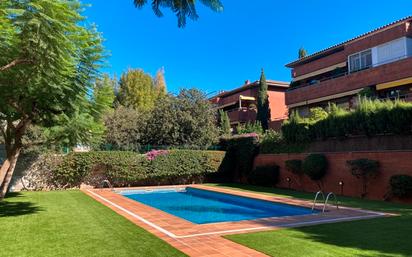 Swimming pool of Planta baja for sale in Sant Feliu de Llobregat  with Air Conditioner, Terrace and Swimming Pool