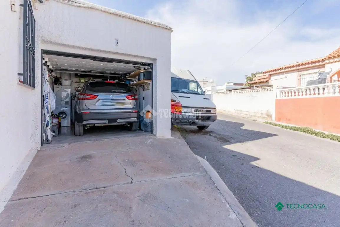 Parking of Houses for sale in Vícar  with Air Conditioner and Alarm