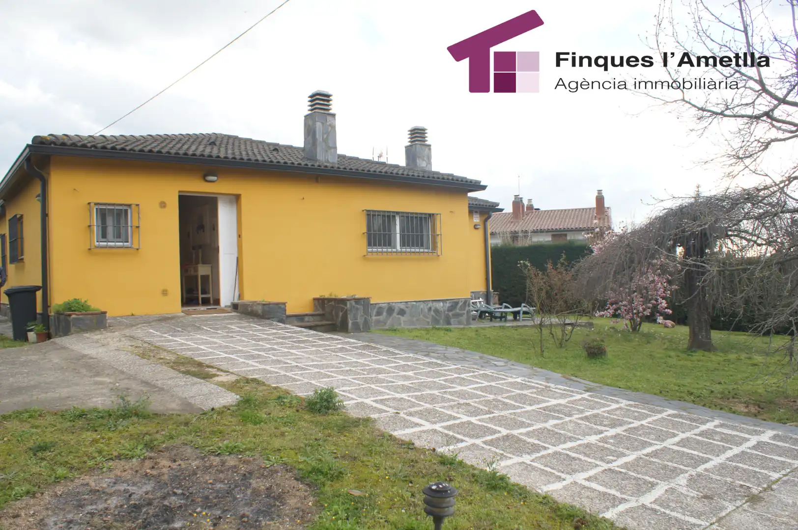 Vista exterior de Casa o xalet en venda en L'Ametlla del Vallès amb Aire condicionat, Calefacció i Jardí privat