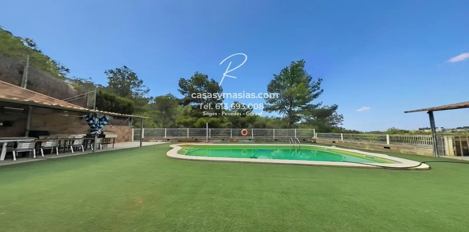 Schwimmbecken von Haus oder Chalet zum Verkauf in Sant Pere de Ribes mit Klimaanlage, Heizung und Privatgarten
