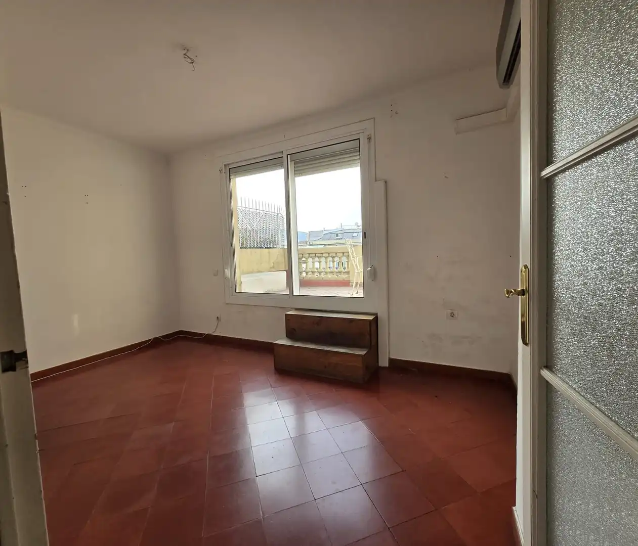 Bedroom of Attic for sale in Barcelona  with Air Conditioner, Terrace and Alarm