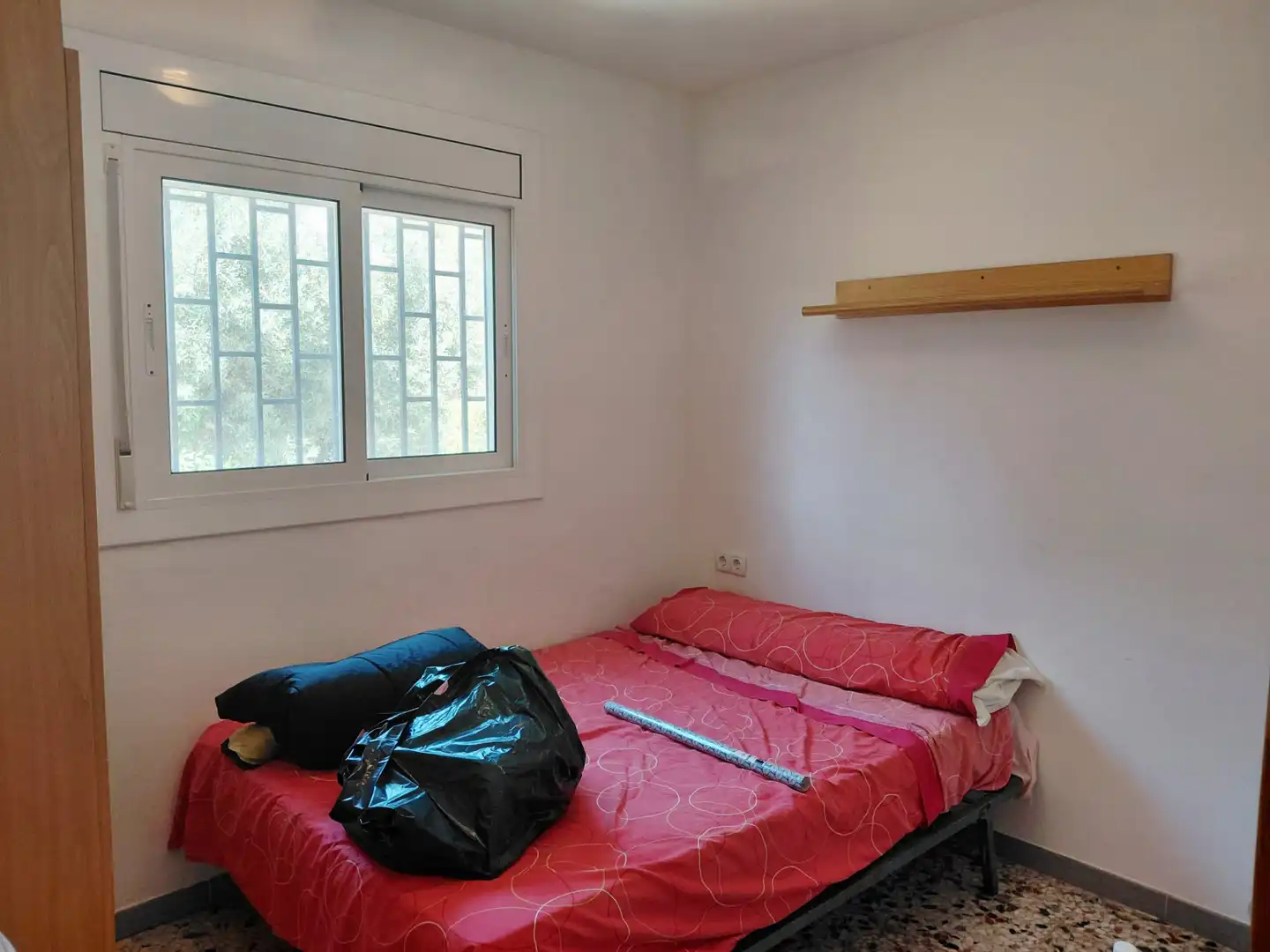 Schlafzimmer von Haus oder Chalet zur Miete in Calafell mit Privatgarten, Abstellraum und Schwimmbad