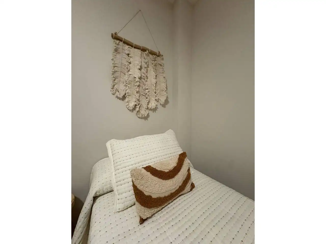 Habitación de Apartamento de alquiler en Daimús con Terraza y Piscina comunitaria