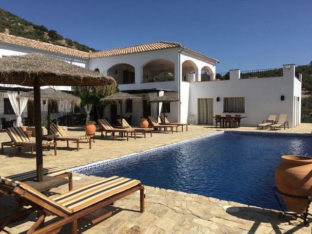 Piscina de Finca rústica en venda en Iznájar amb Aire condicionat, Jardí privat i Terrassa