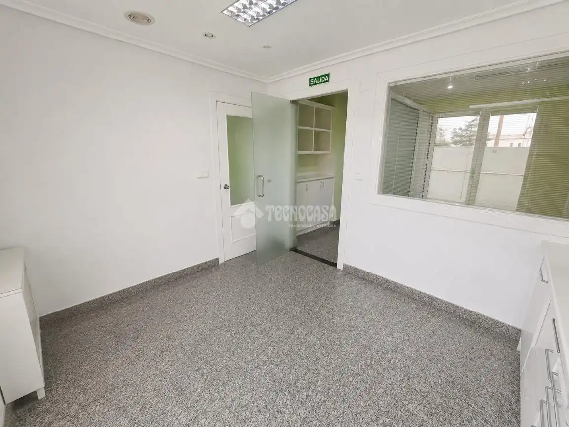 Piso en venta en León Capital  con Calefacción, Terraza y Trastero