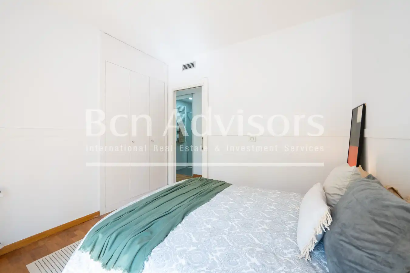Schlafzimmer von Wohnung zum Verkauf in Barcelona mit Klimaanlage, Heizung und Parkett