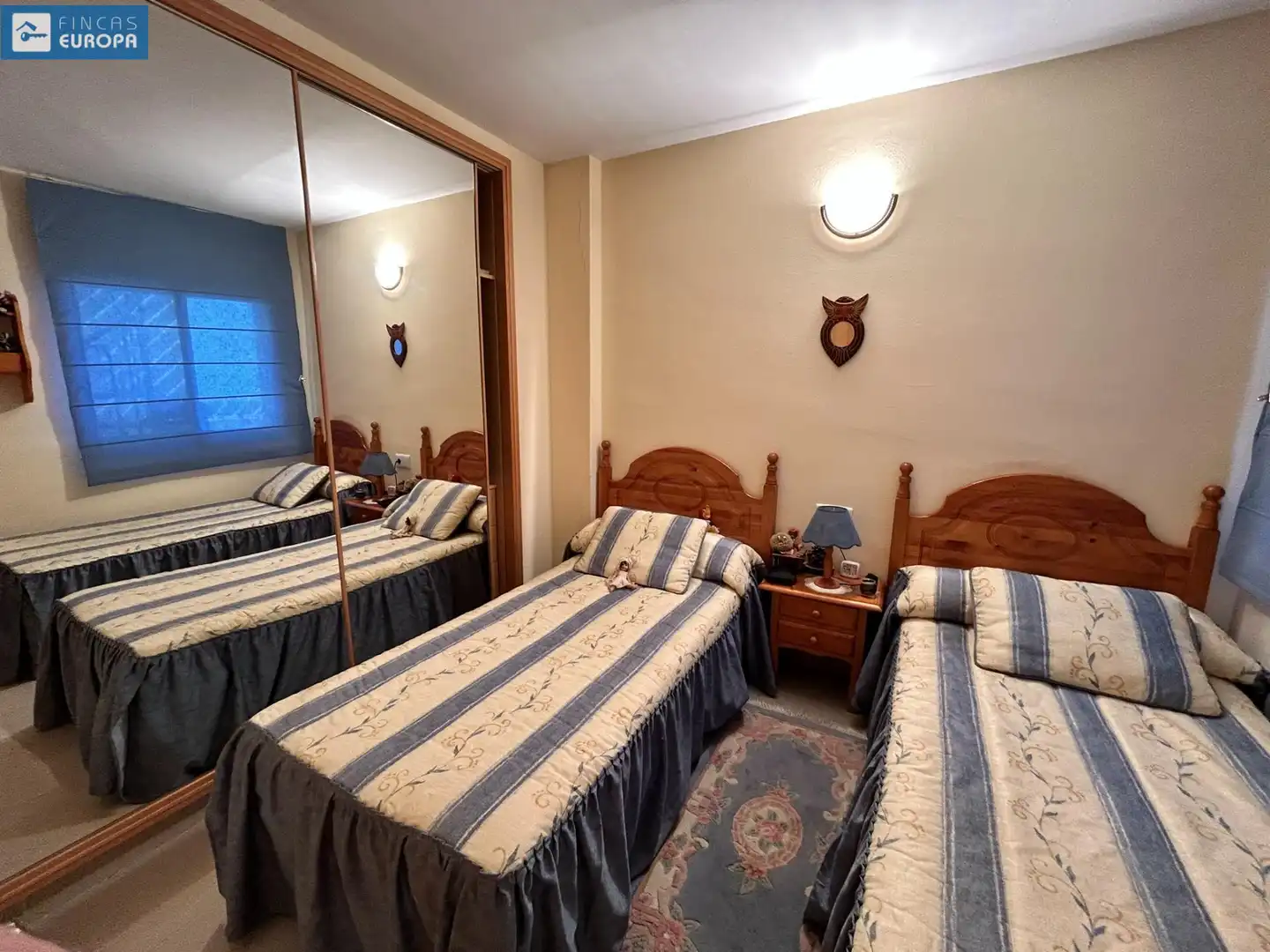 Schlafzimmer von Dachboden zum Verkauf in Salou mit Klimaanlage, Privatgarten und Terrasse