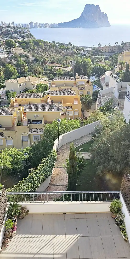 Vista exterior de Casa adosada en venta en Calpe / Calp con Aire acondicionado, Terraza y Amueblado