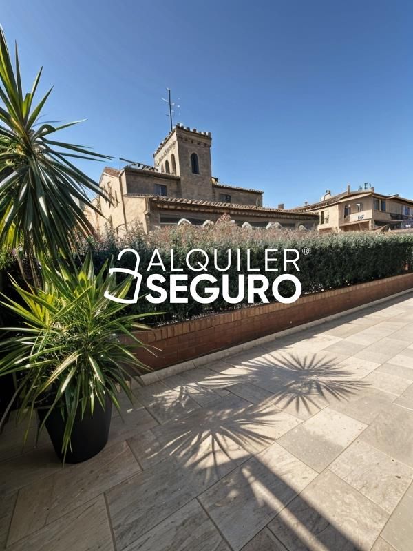 Exterior view of Attic to rent in  Granada Capital  with Air Conditioner, Heating and Terrace