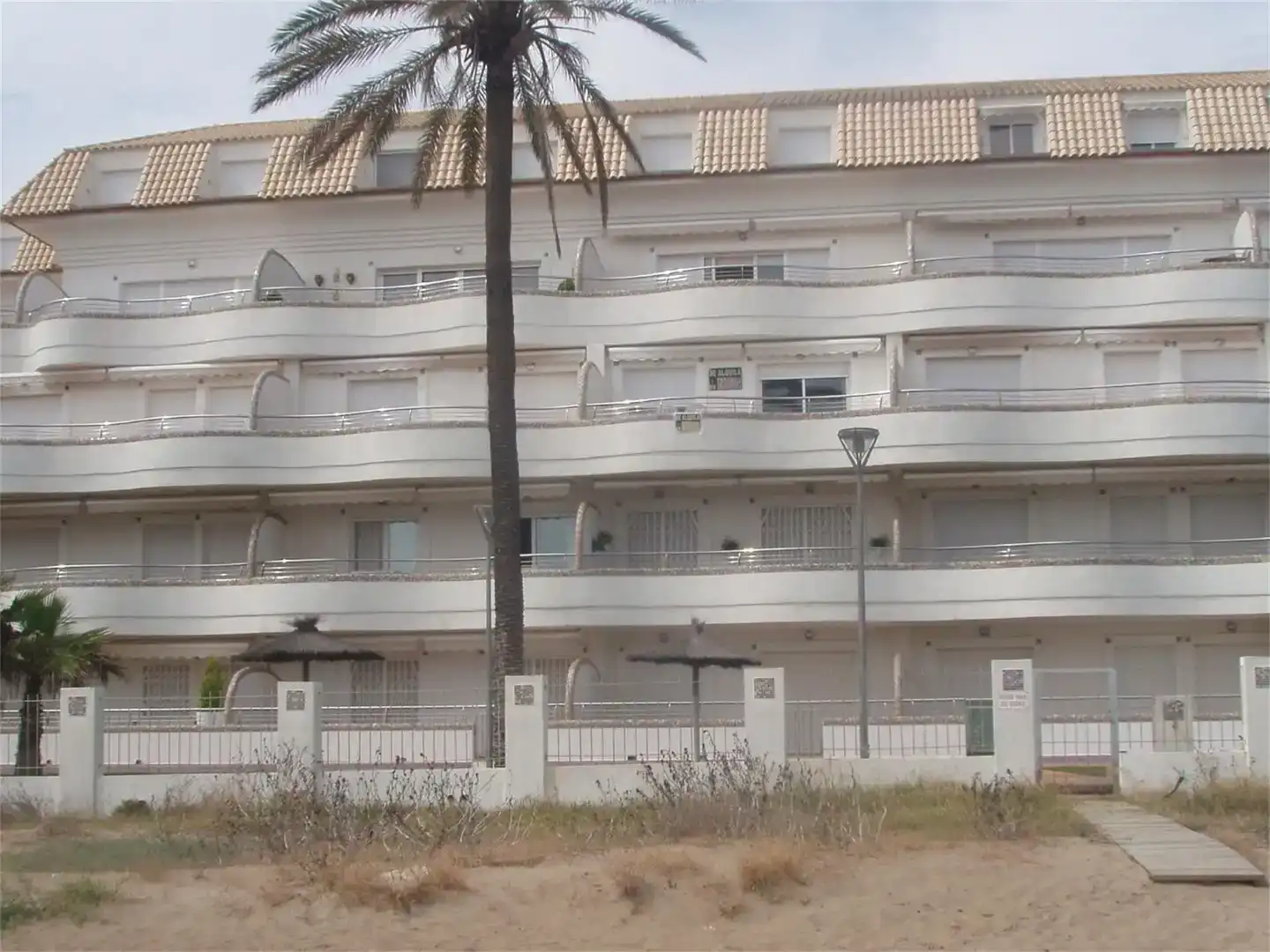 Außenansicht von Wohnungen zur Miete in Dénia mit Klimaanlage, Schwimmbad und Balkon