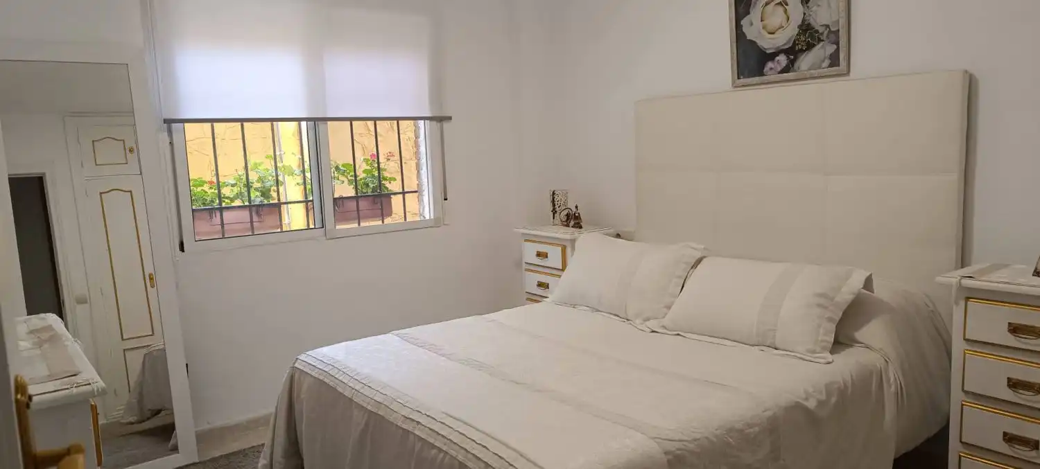 Dormitori de Apartament en venda en Marbella amb Calefacció, Terrassa i Piscina comunitària