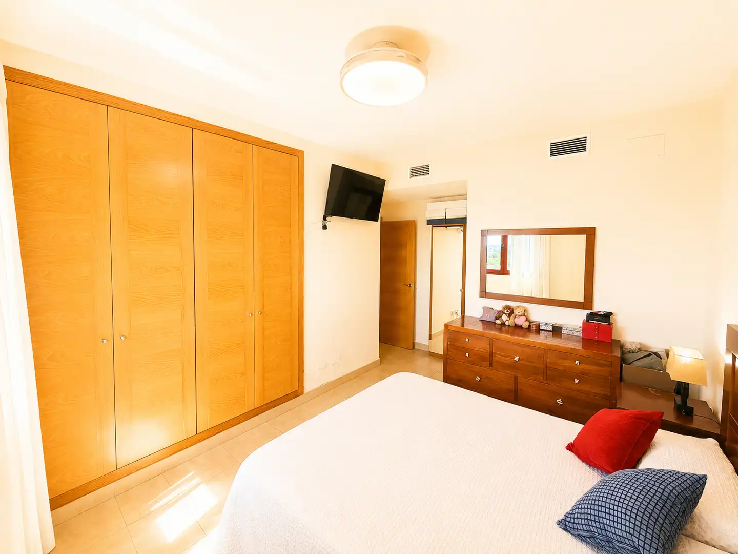 Bedroom of Flat for sale in Sevilla  with Air Conditioner and Community pool