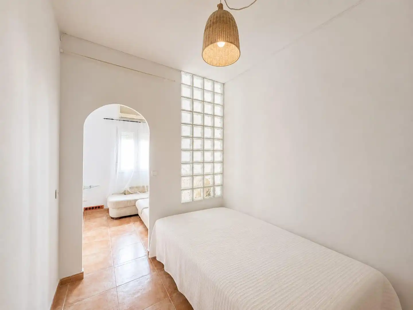 Schlafzimmer von Wohnungen zur Miete in Madrid mit Klimaanlage, Heizung und Möbliert