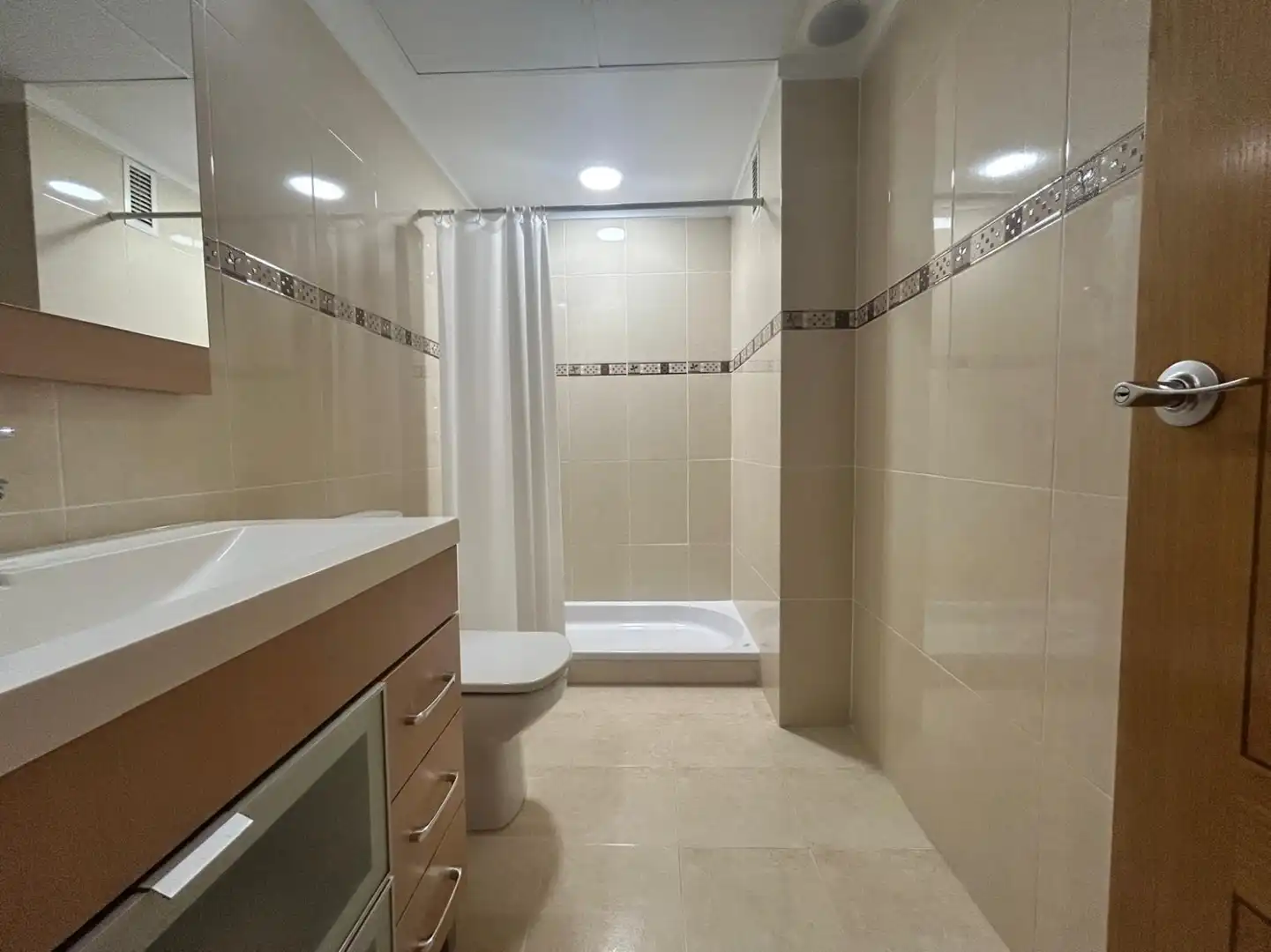 Bathroom of Flat for sale in Silla  with Air Conditioner, Storage room and Swimming Pool