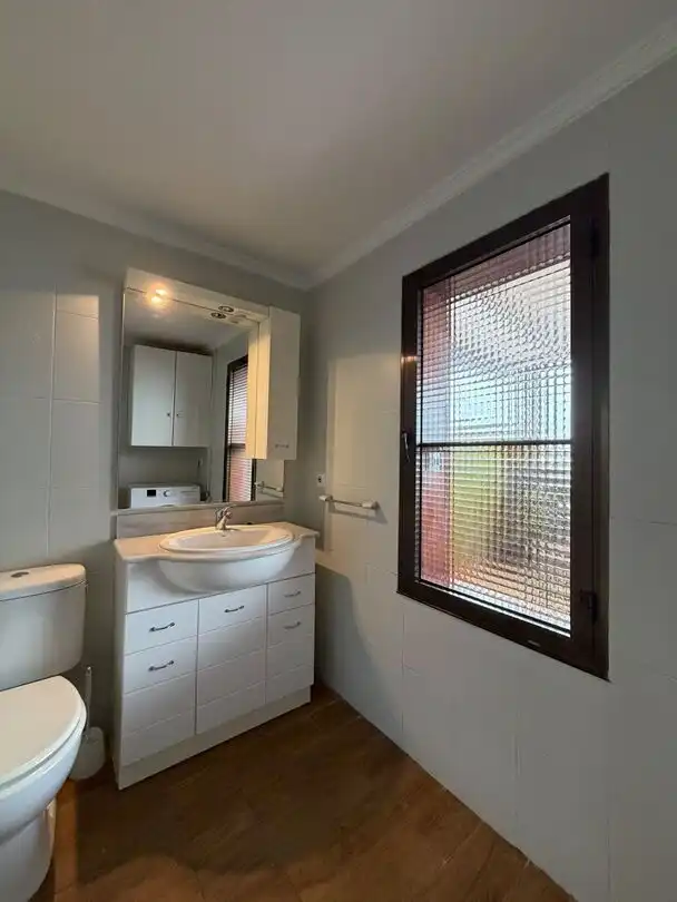 Badezimmer von Wohnung zur Miete in Gijón  mit Heizung und Terrasse