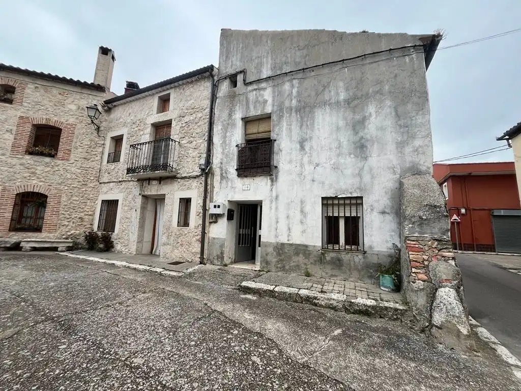 Vista exterior de Casa o chalet en venta en La Parrilla  con Calefacción, Lavadora y Microondas