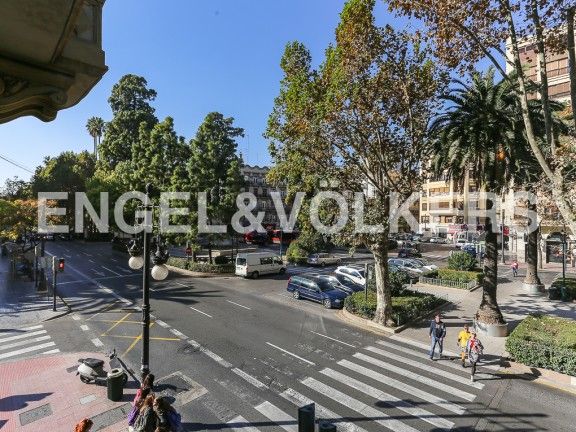 Exterior view of Apartment to rent in  Valencia Capital  with Air Conditioner, Heating and Parquet flooring