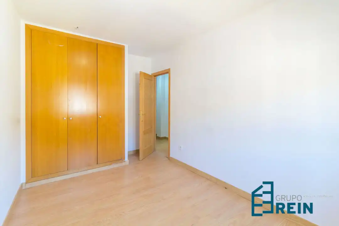 Habitación de Piso de alquiler en Magán con Calefacción, Piscina y Balcón