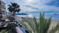 Vista exterior de Pis en venda en Benidorm amb Aire condicionat, Calefacció i Jardí privat