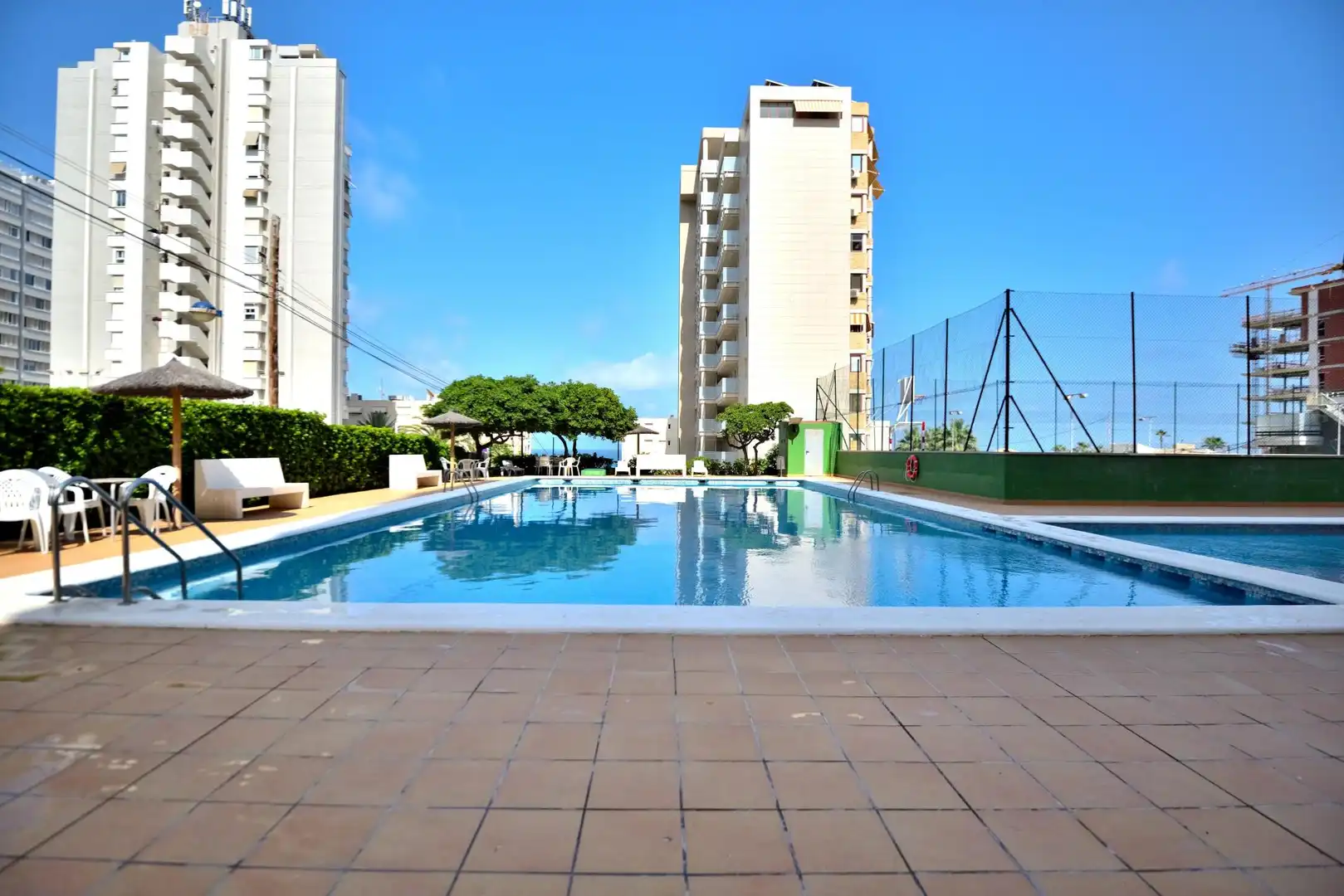 Piscina de Pis en venda en Alicante / Alacant amb Aire condicionat, Calefacció i Balcó