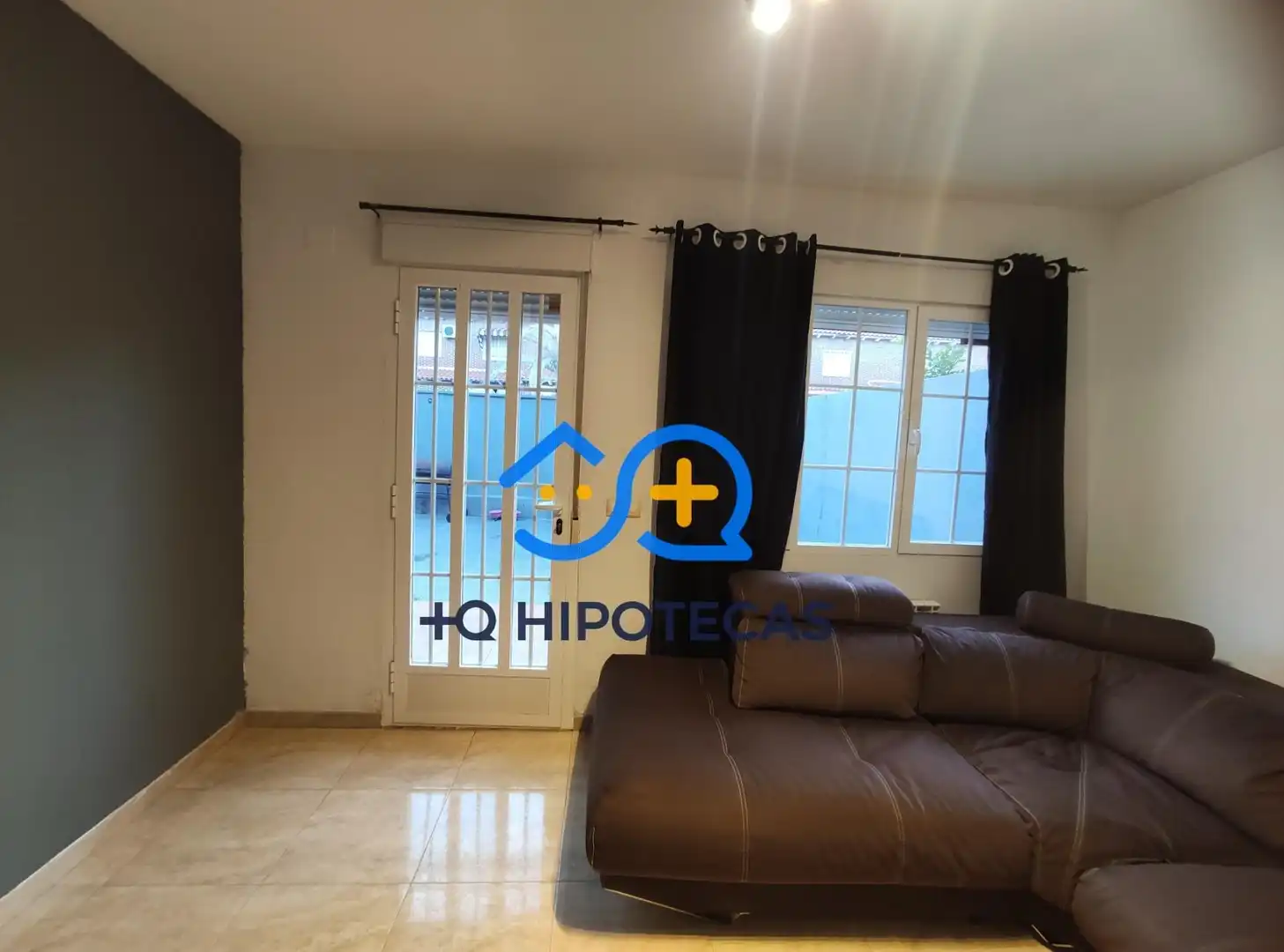 Sala d'estar de Casa adosada en venda en Yeles amb Aire condicionat i Terrassa