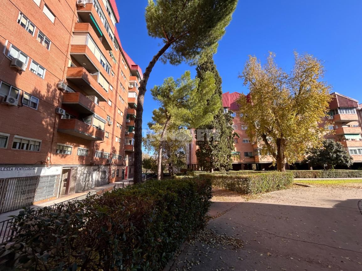 Vista exterior de Pis en venda en Guadalajara Capital amb Calefacció i Terrassa