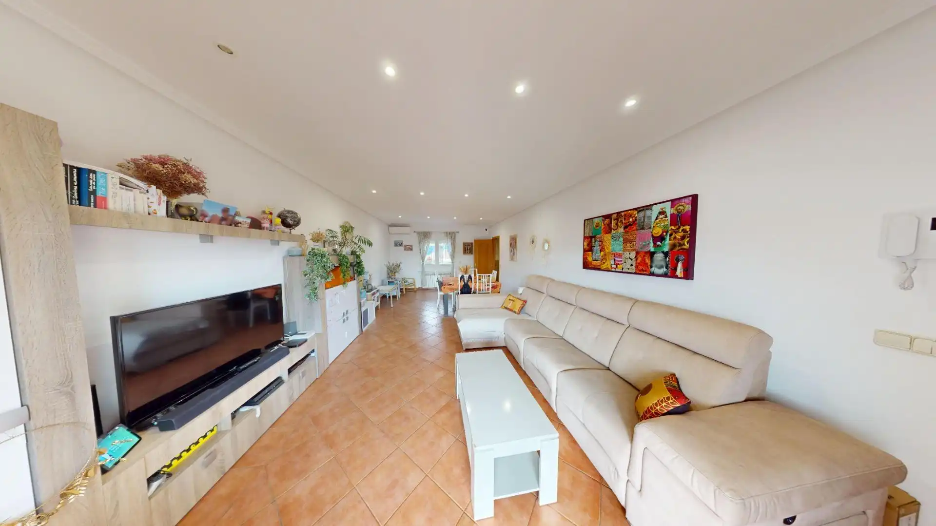 Sala de estar de Casa o chalet en venta en El Molar (Madrid) con Aire acondicionado, Calefacción y Jardín privado
