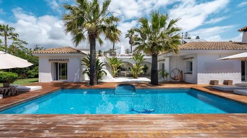 Encantadora y acogedora villa de lujo cerca del mar Mediterráneo en Marbesa, Marbella Este