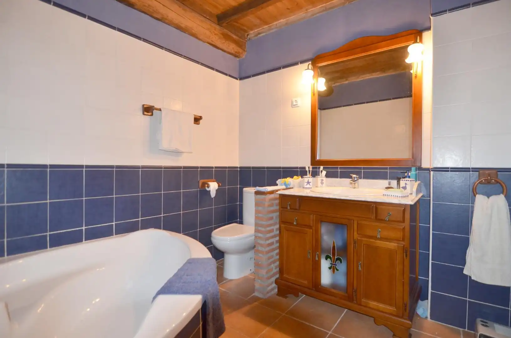Baño de Casa o chalet en venta en Villanueva del Conde con Calefacción, Trastero y Amueblado
