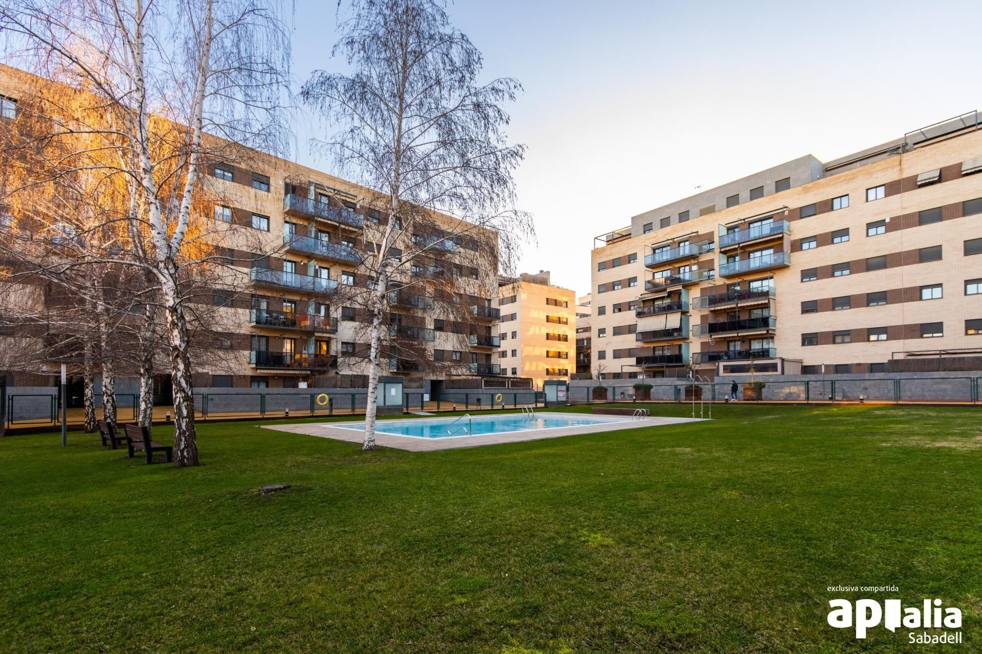 Exterior view of Flat for sale in Sabadell  with Air Conditioner, Heating and Parquet flooring