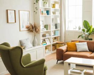 Living room of Flat to rent in  Barcelona Capital  with Air Conditioner, Heating and Parquet flooring