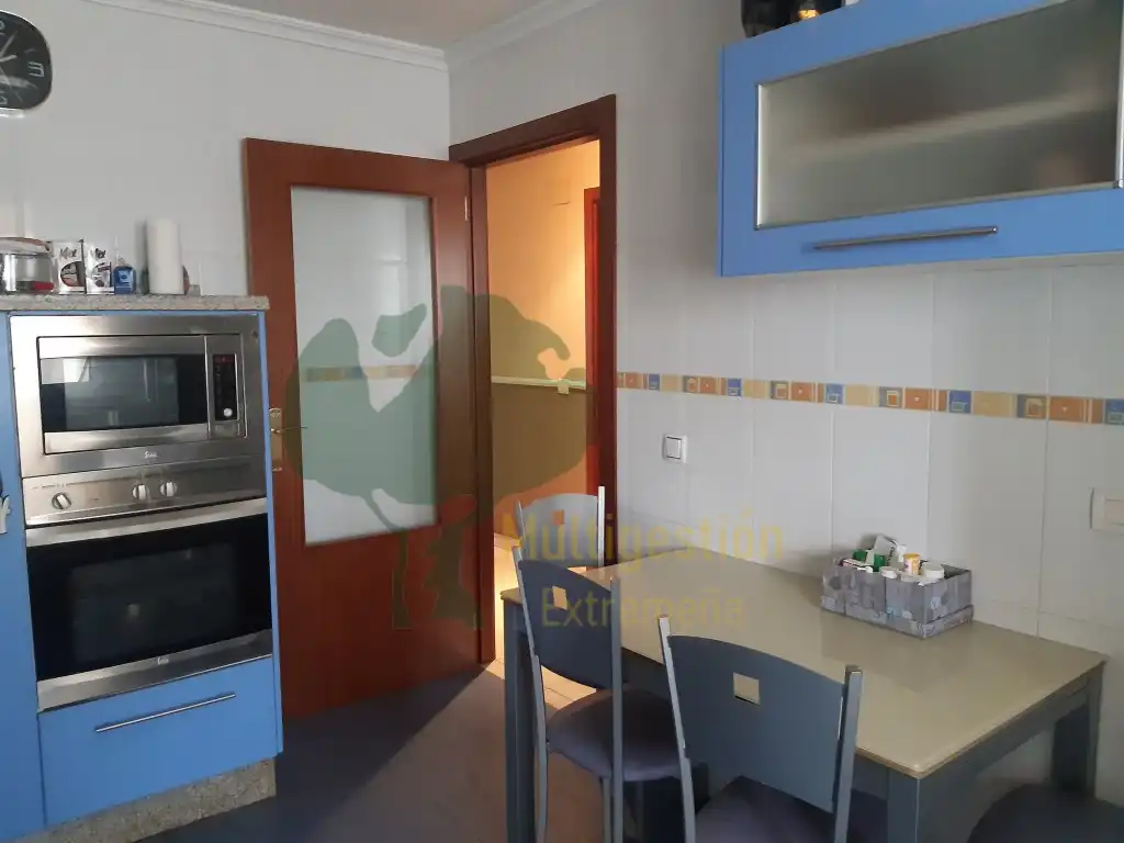 Küche von Einfamilien-Reihenhaus zur Miete in Cáceres