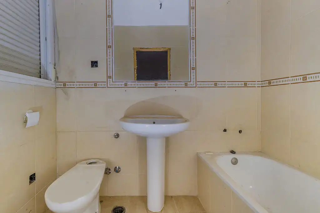 Baño de Casa adosada en venta en Valdeaveruelo, Guadalajara
