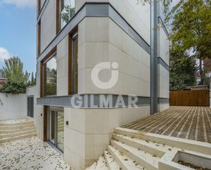 Vista exterior de Casa o xalet en venda en  Madrid Capital amb Aire condicionat i Piscina