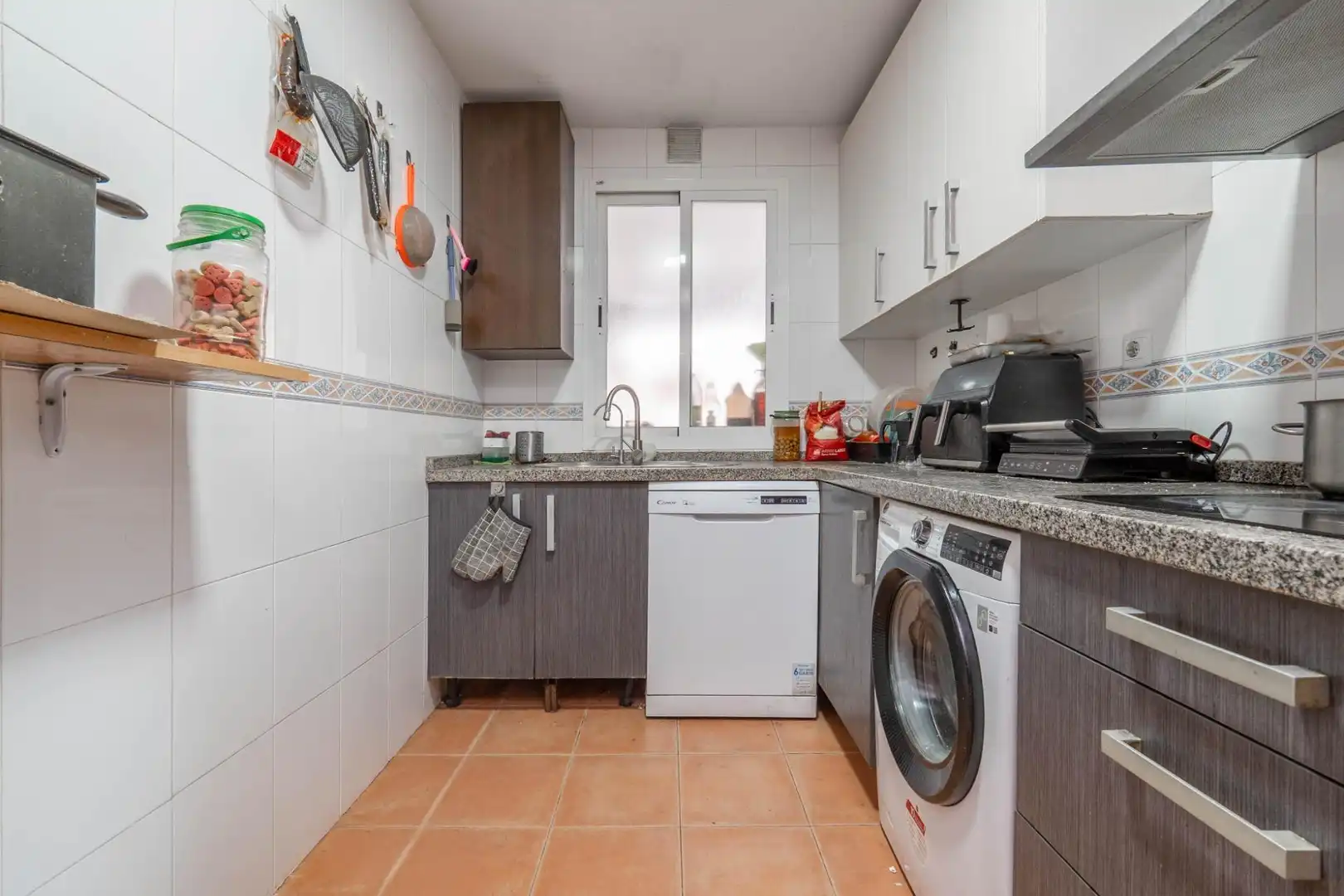 Cuina de Planta baixa en venda en Churriana de la Vega amb Terrassa