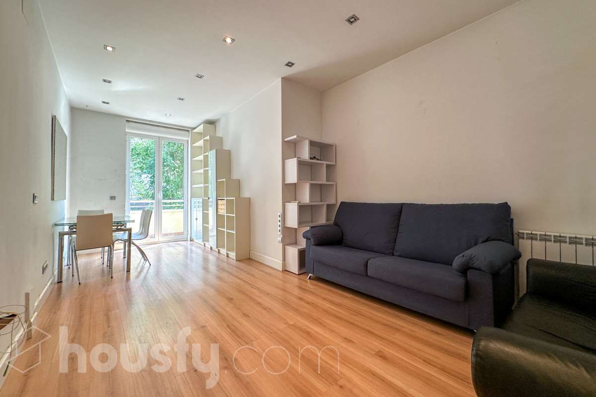 Flat for sale in Calle de Santa Engracia, Ríos Rosas - Nuevos Ministerios