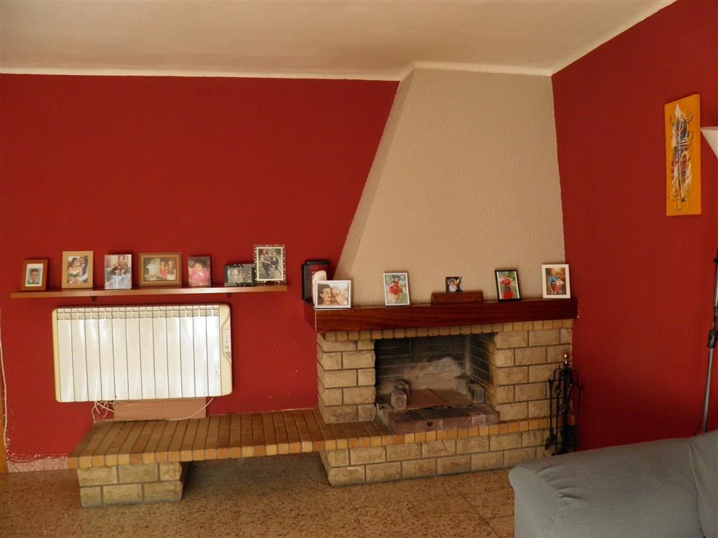 Sala d'estar de Pis en venda en Torelló amb Calefacció, Traster i Moblat