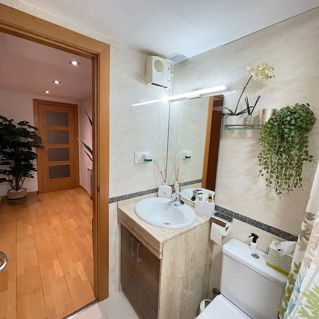 Bany de Casa o xalet en venda en Montcada i Reixac amb Aire condicionat, Terrassa i Traster