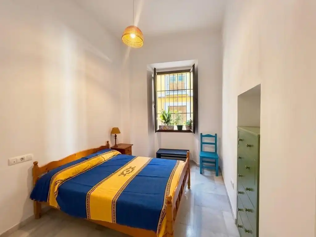 Habitación de Piso en venta en Sevilla con Aire acondicionado y Calefacción
