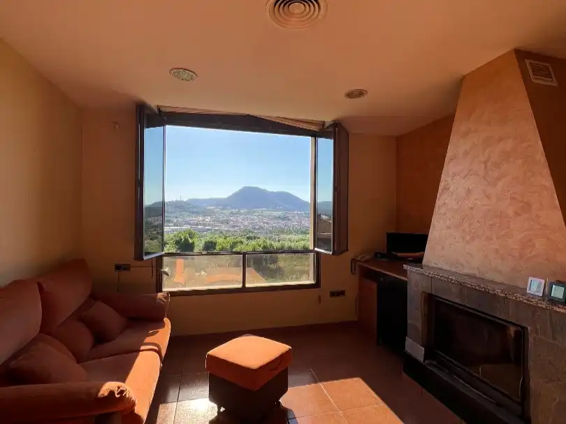 Detached house for sale in Carrer de Madrid 22