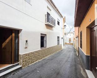 Vista exterior de Casa o xalet en venda en Caniles amb Terrassa, Traster i Balcó