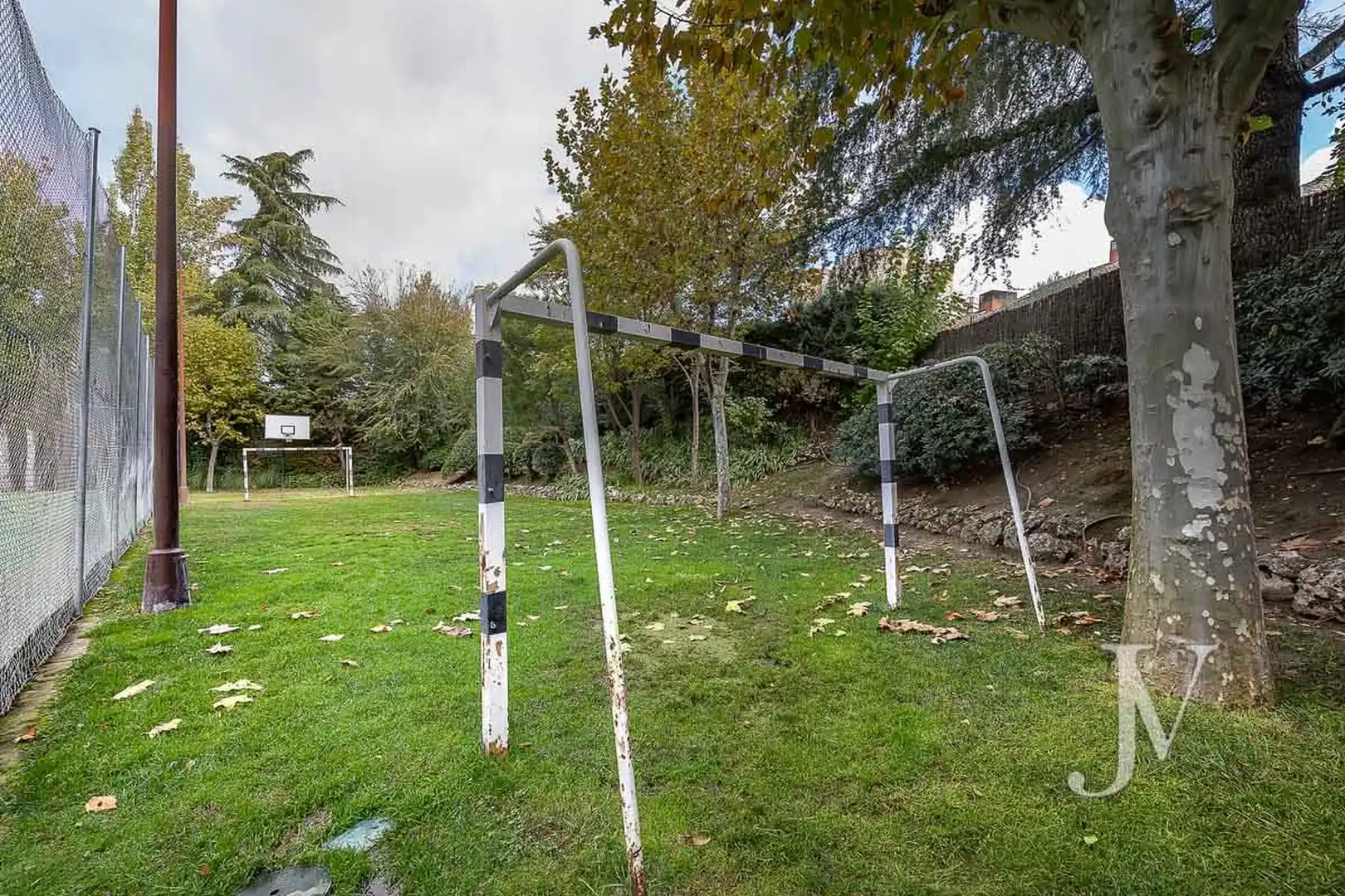 Jardín de Piso en venta en Madrid con Calefacción, Terraza y Piscina comunitaria
