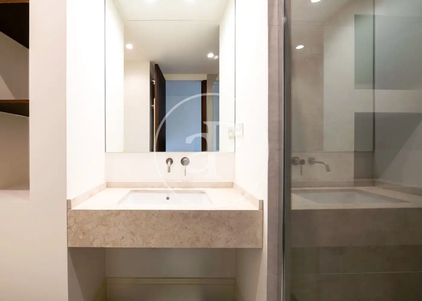 Badezimmer von Wohnung zum Verkauf in Madrid mit Klimaanlage, Heizung und Abstellraum