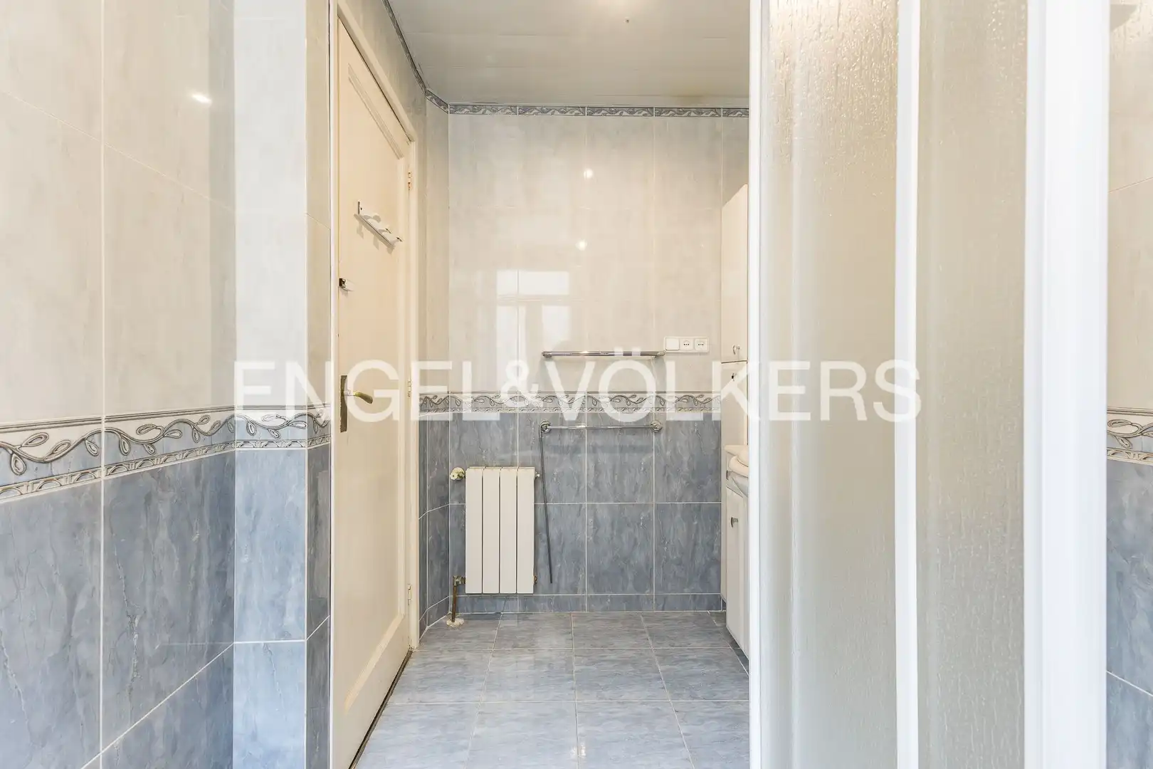 Badezimmer von Wohnung zum Verkauf in Barcelona mit Klimaanlage, Heizung und Terrasse