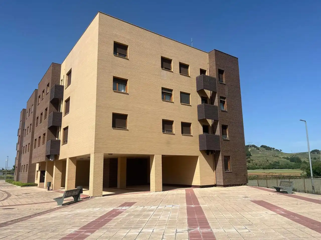 Vista exterior de Piso en venta en Villalbilla de Burgos con Calefacción y Trastero
