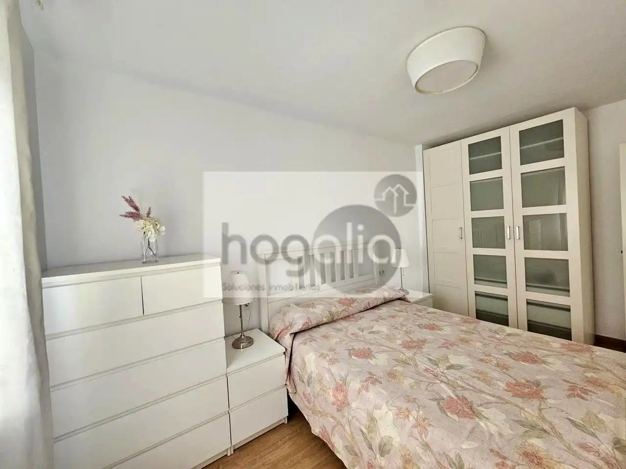 Schlafzimmer von Wohnung zur Miete in Sevilla mit Klimaanlage, Terrasse und Möbliert