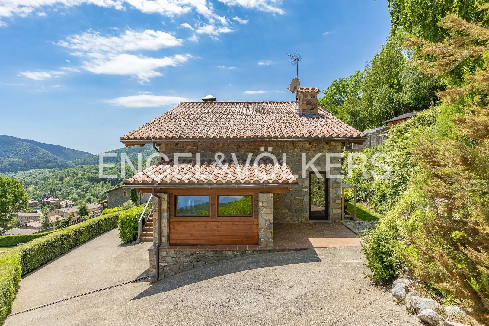 Vista exterior de Casa o xalet en venda en Llanars amb Calefacció, Jardí privat i Parquet
